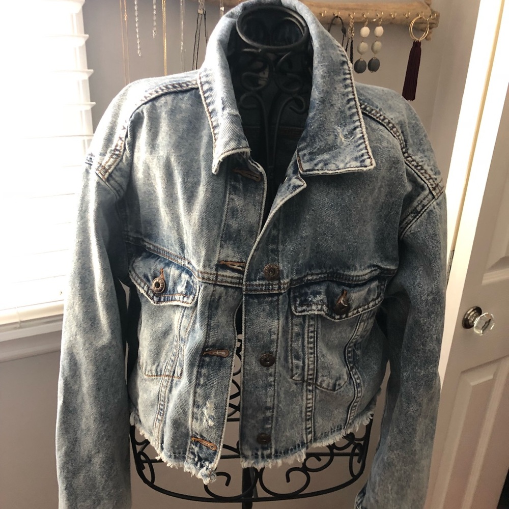 Cropped denim jacket